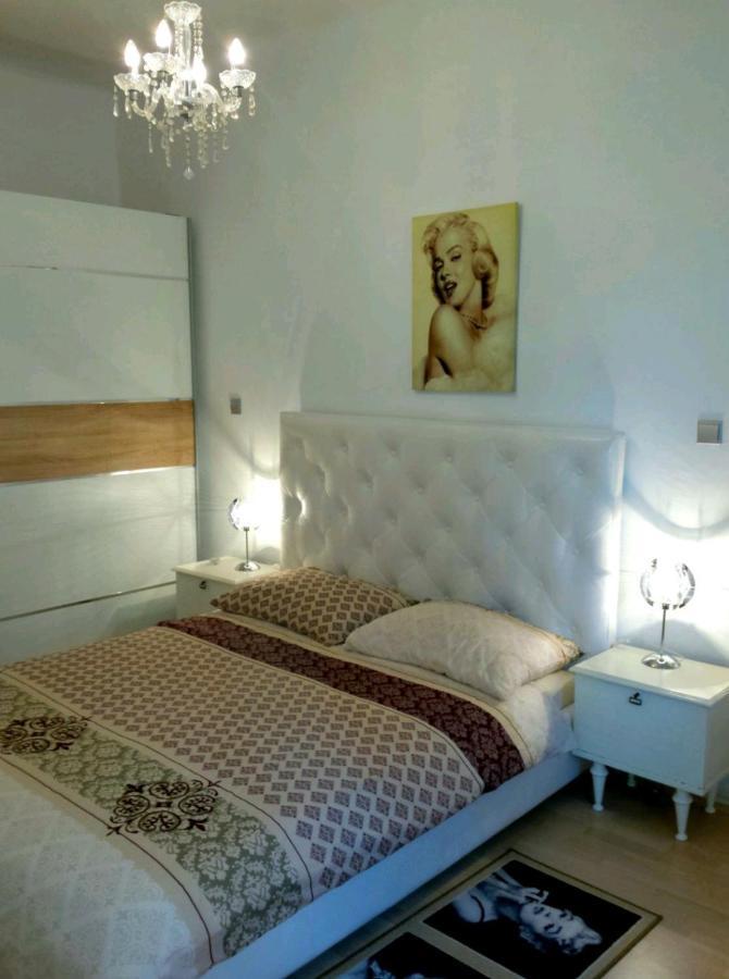 Apartment Ory Near The City Center With Free Parking Pula Exterior foto