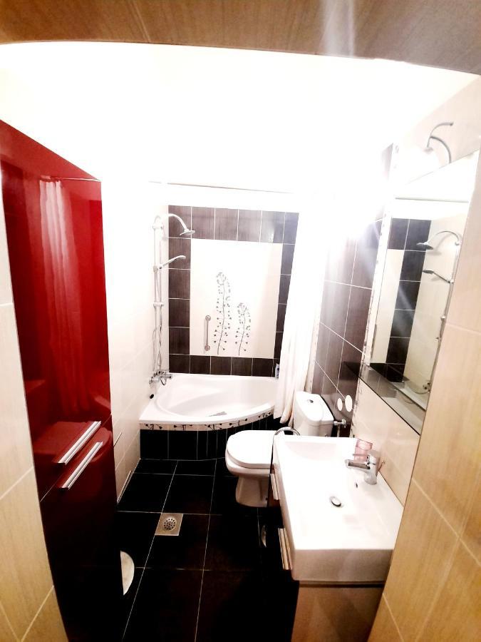 Apartment Ory Near The City Center With Free Parking Pula Exterior foto