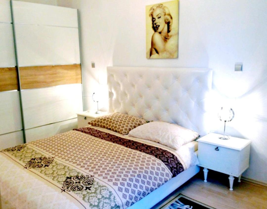 Apartment Ory Near The City Center With Free Parking Pula Exterior foto